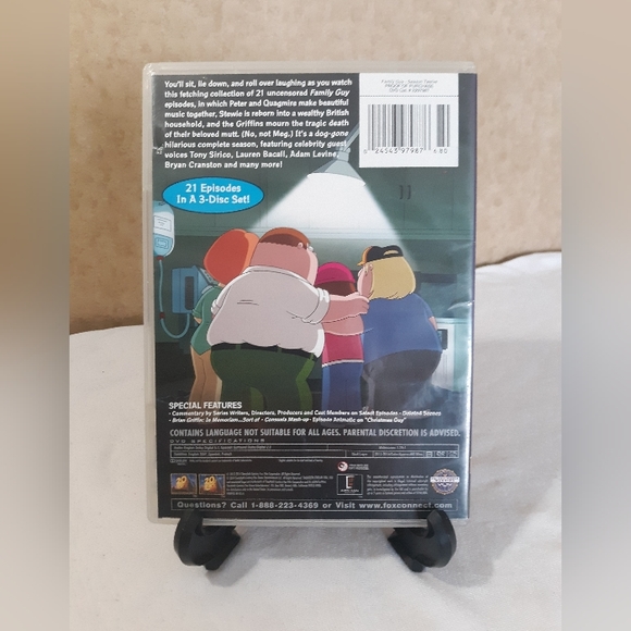 Family Guy Season 12 - 21 episodes in a 3 disc set - Picture 2 of 8